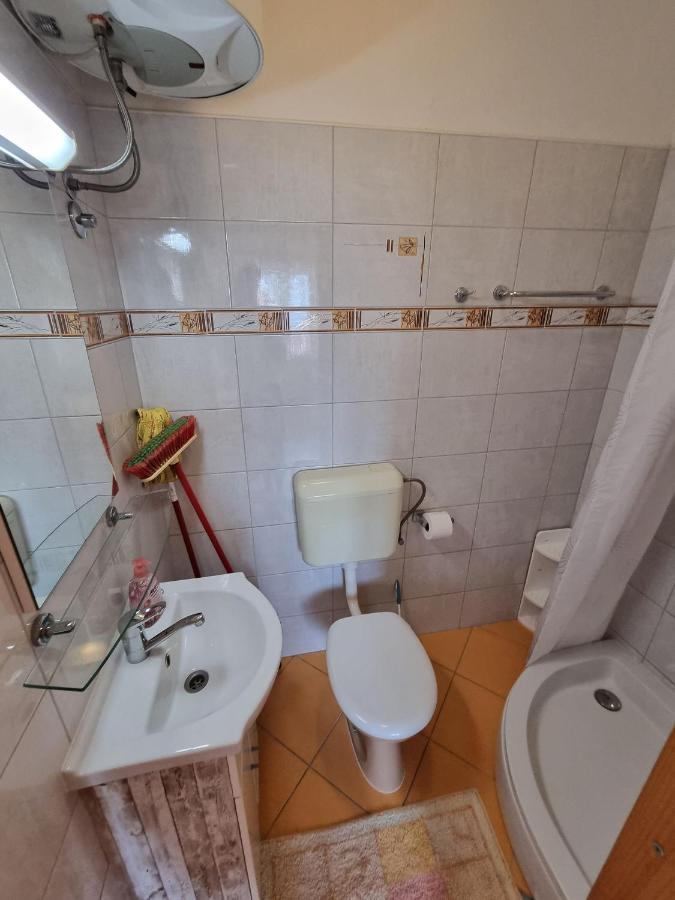 Apartments Banic Postira Luaran gambar