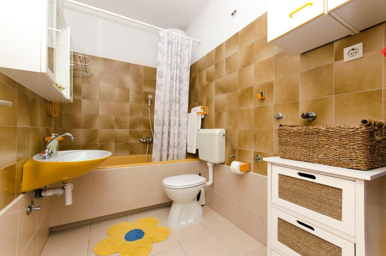 Apartments Banic Postira Luaran gambar