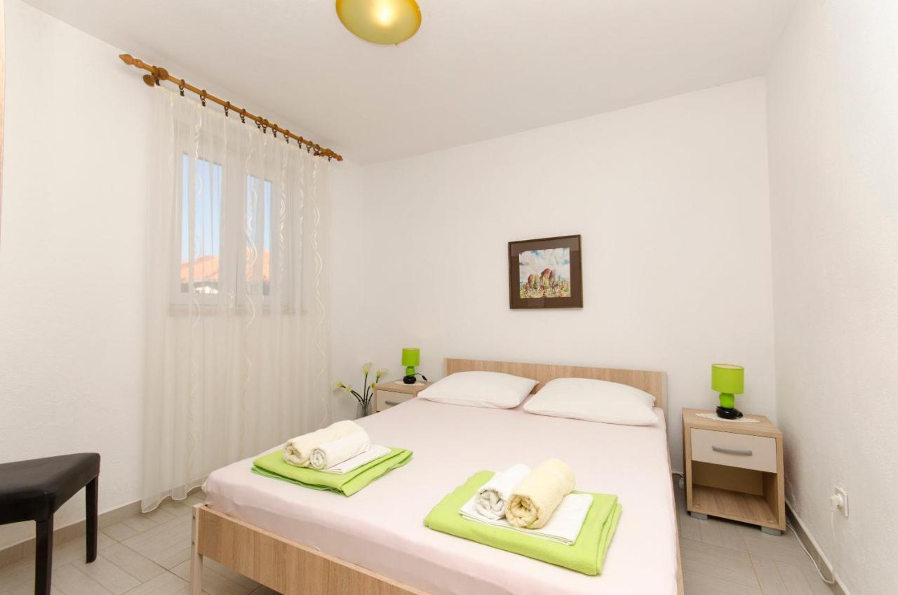 Apartments Banic Postira Luaran gambar