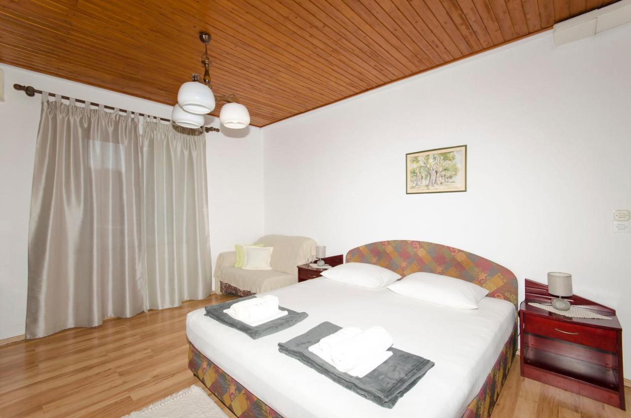 Apartments Banic Postira Luaran gambar